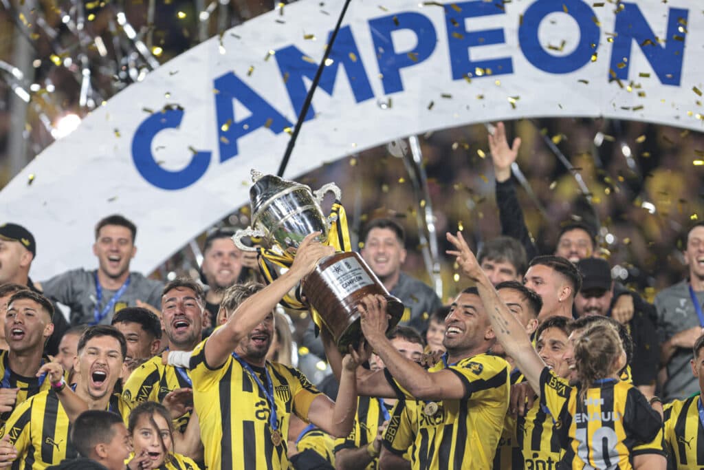 Peñarol, del brasileño Coelho es campeón uruguayo