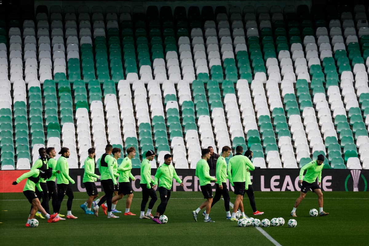 El Betis, del chileno Pellegrini con la obligación de ganar para seguir en el torneo