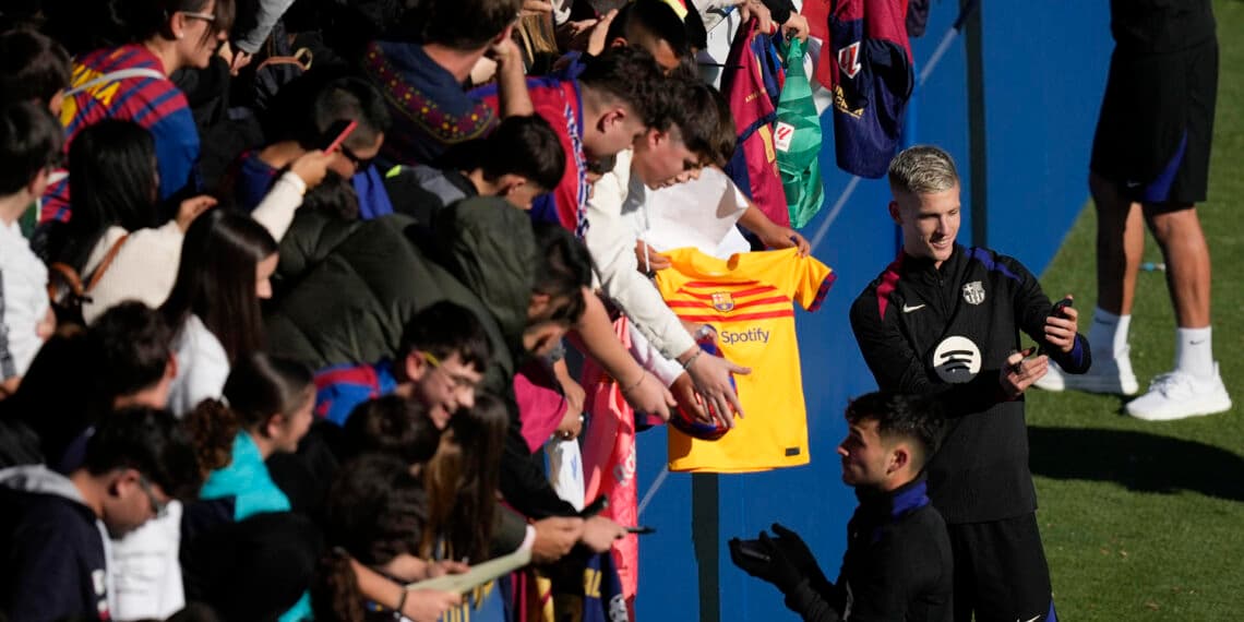 El uruguayo Araujo, el mas aclamado en el retorno del Barcelona
