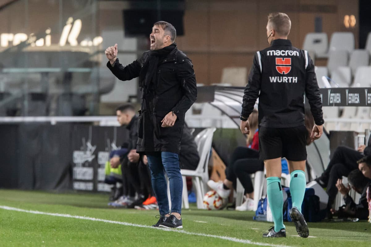 2-2 (4-2). La Minera logra la machada y elimina por penaltis al Alavés del argentino Coudet