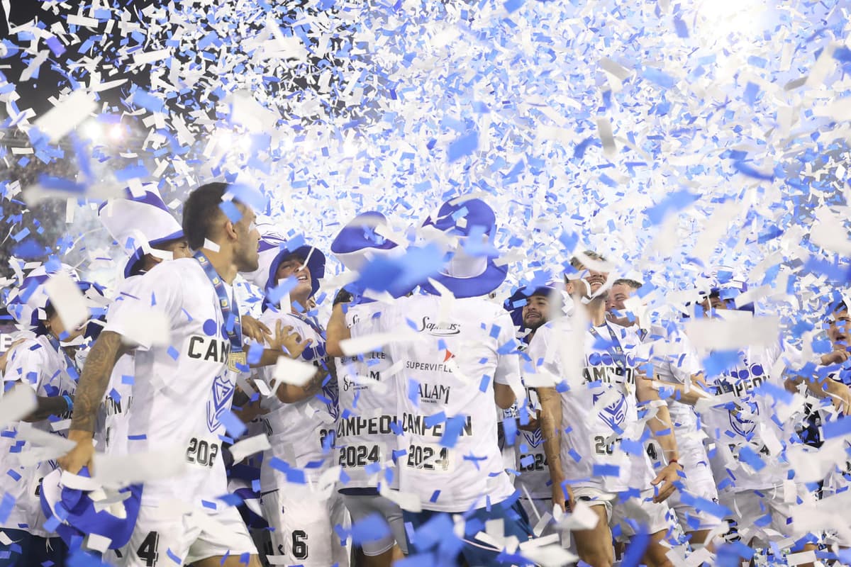 Con un boliviano al volante, Vélez se corona campeón del fútbol argentino
