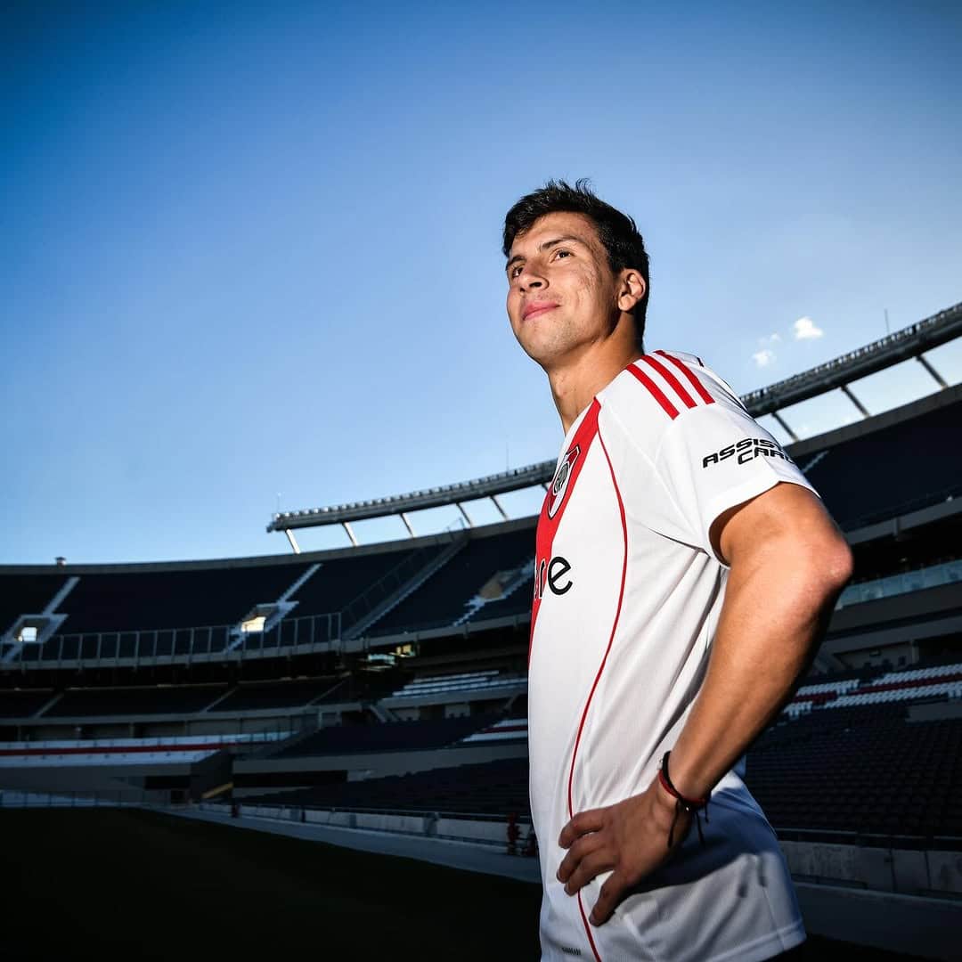 River Plate potenciará su ataque con el delantero chileno Tapia