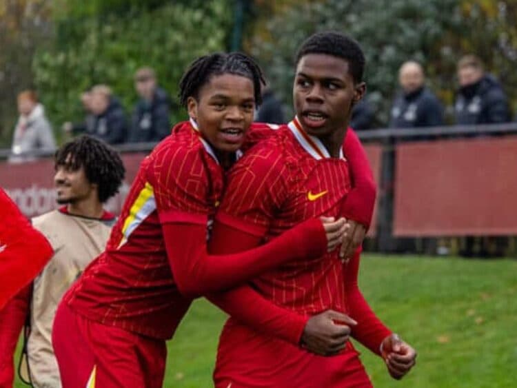 Hondureño, arranca el año como protagonista en el Liverpool de Inglaterra