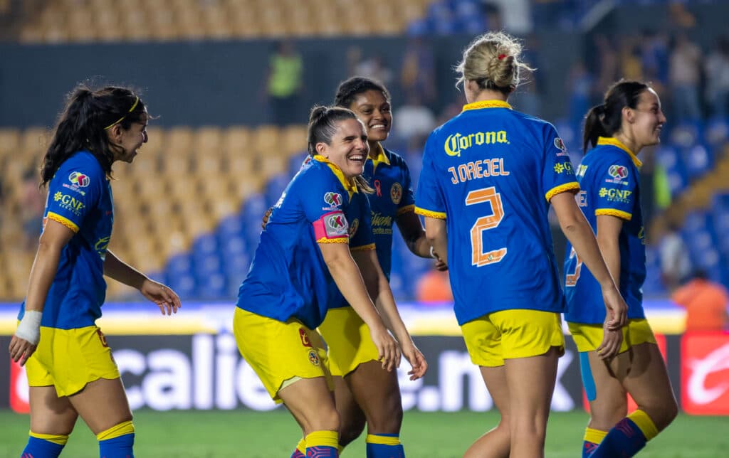 La brasileña Priscila anota su quinto gol con el líder América
