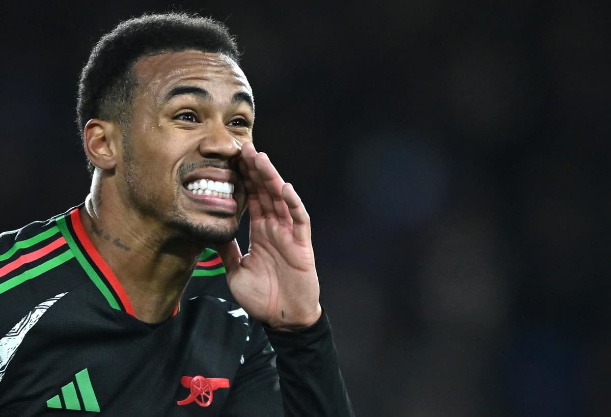 2-2. La terna brasileña del Arsenal se desconecta del título