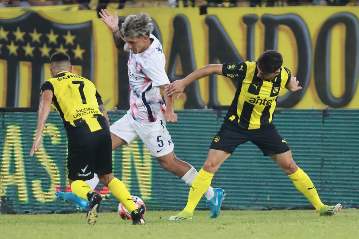 Peñarol piensa en la Copa Libertadores y pierde su invicto en el Clausura uruguayo