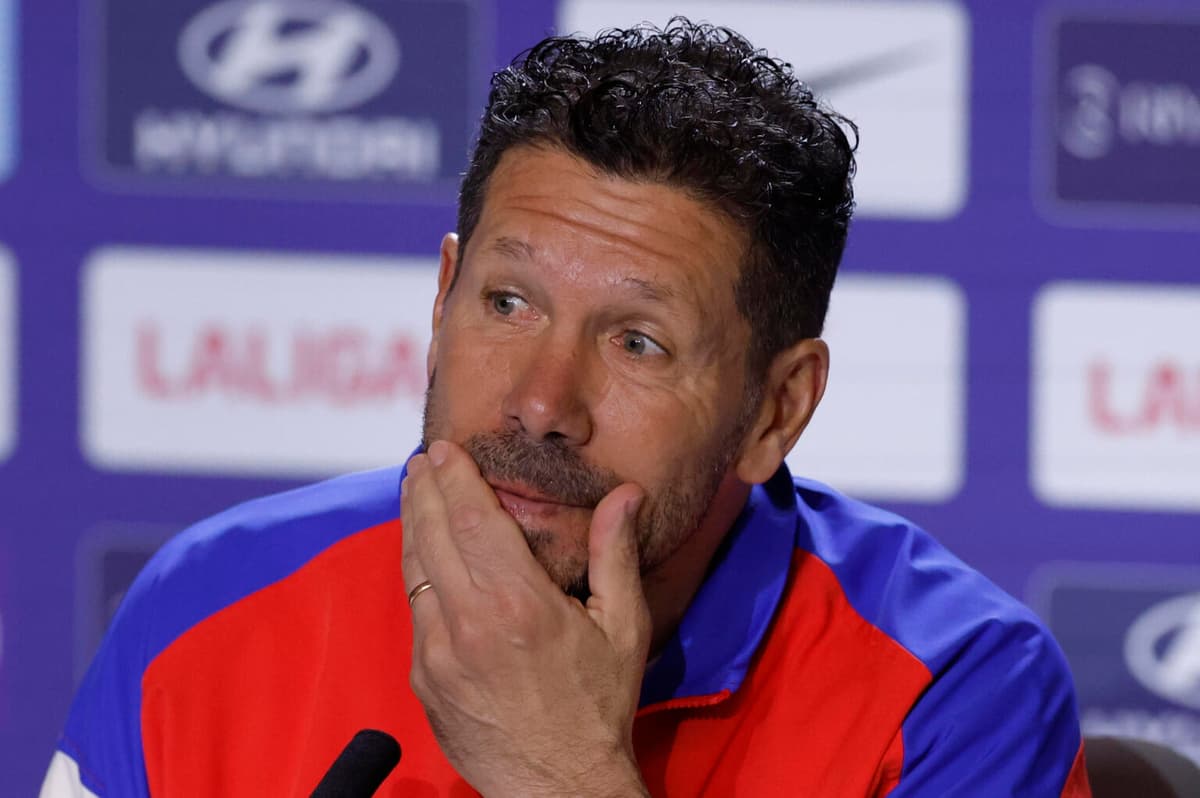 Argentino Simeone sobre competir con Real Madrid y Barcelona: «Mejor me callo»