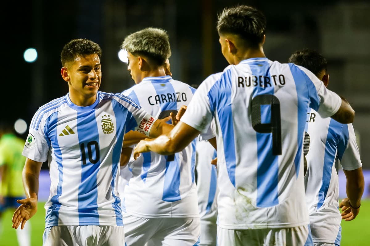 Argentina vapulea a Brasil en el Grupo B del Sudamericano