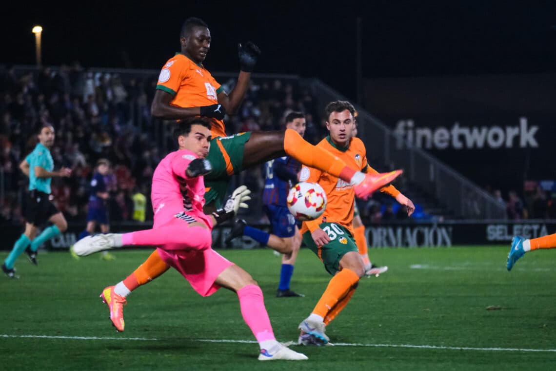 0-2. El Valencia hace valer su pegada y pasar de ronda