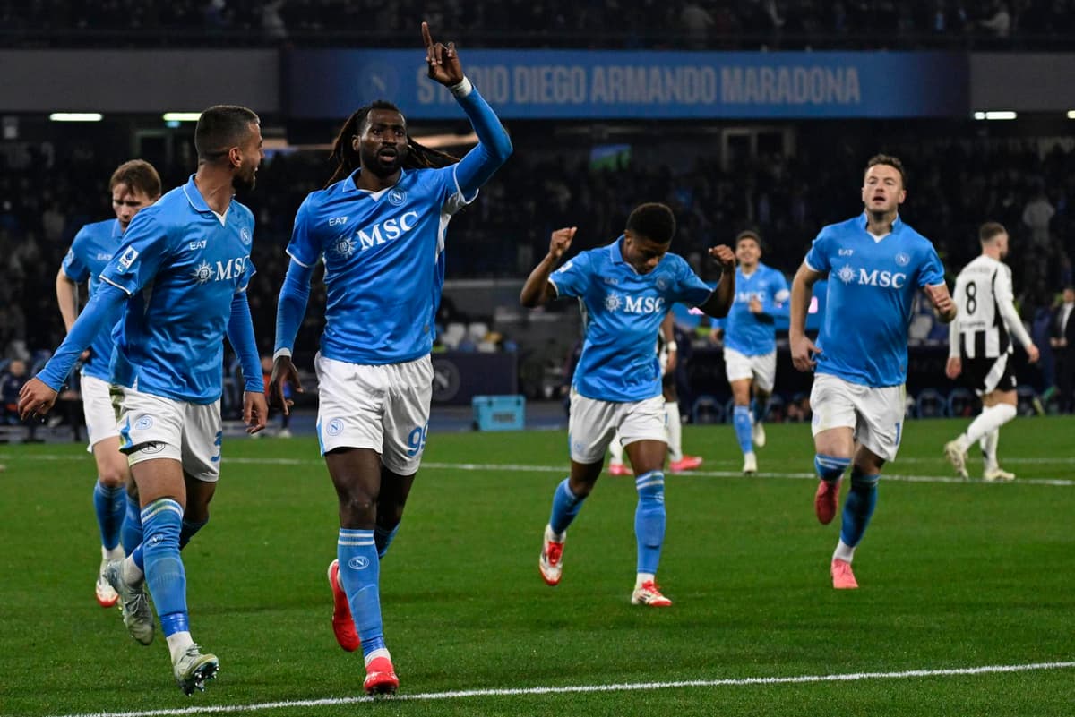2-1. Dos goles y dos brasileños fueron suficientes para el triunfo del Nápoles