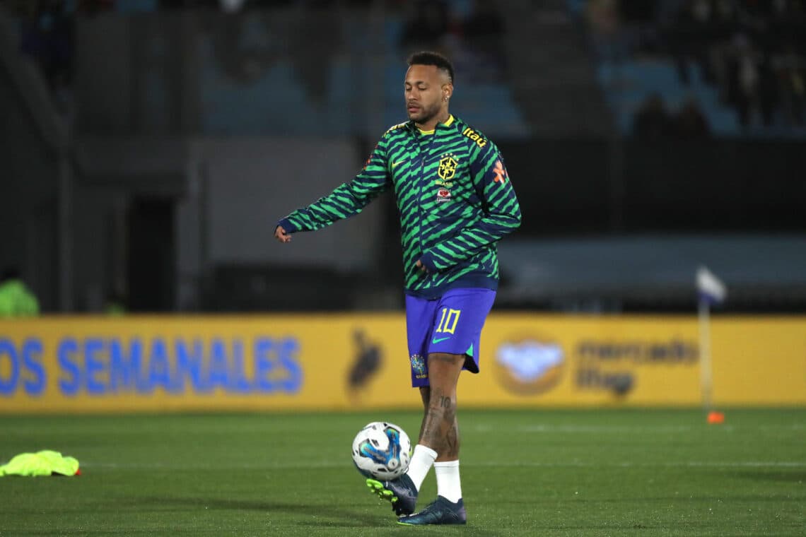 El brasileño Neymar anuncia su regreso al Santos