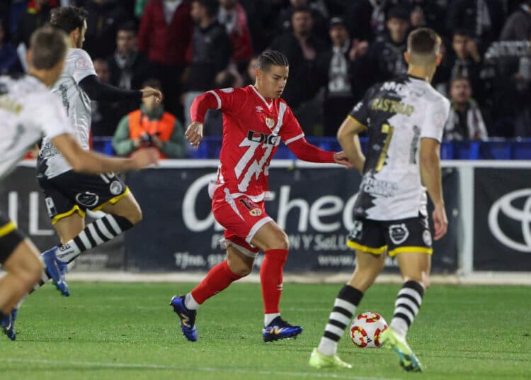 El colombiano James Rodríguez no jugará en Copa ante el Racing Ferrol por un virus
