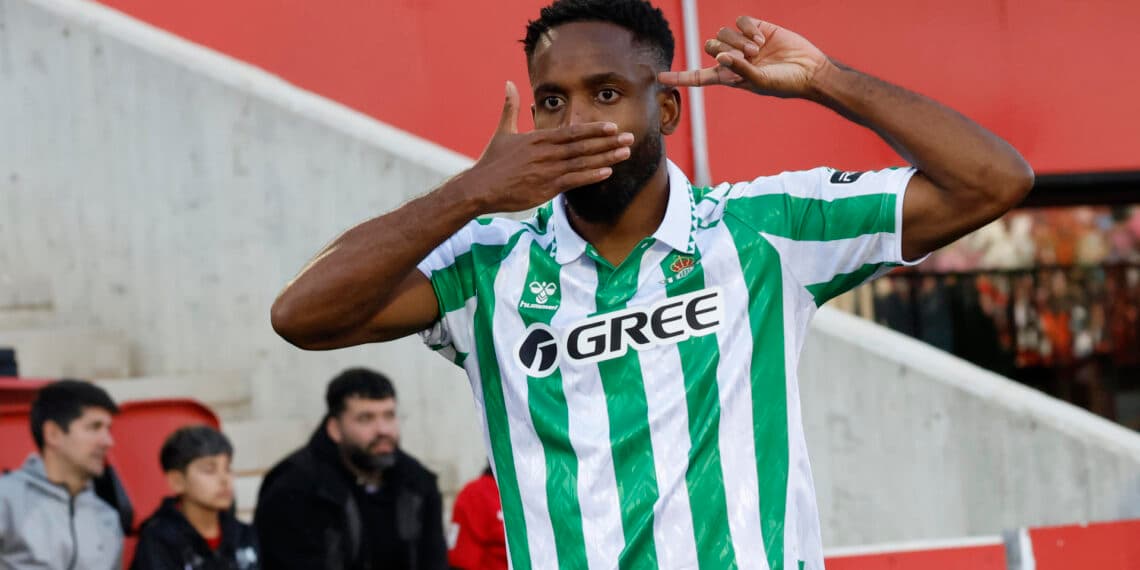 0-1. Bakambu sella la resurrección del Betis del chileno Pellegrini