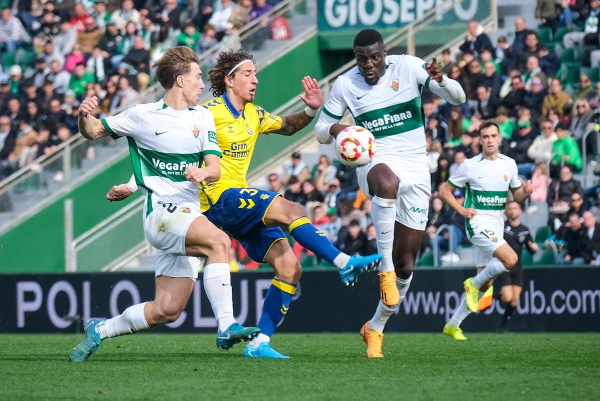 4-0.- Con gol argentino, El Elche atropella a Las Palmas