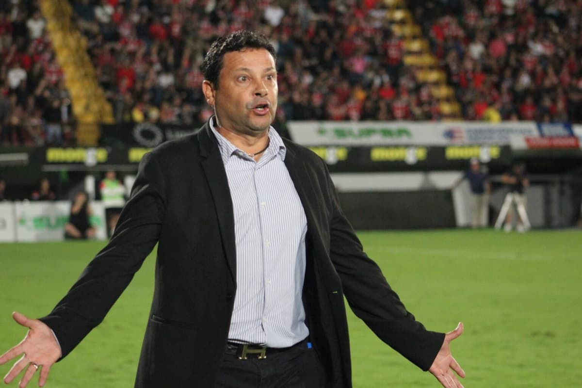 Real España del técnico costarricense Jeaustin Campos quiere el liderato en Honduras