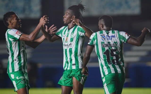 Dos colombianos, los máximos artilleros en el torneo panameño