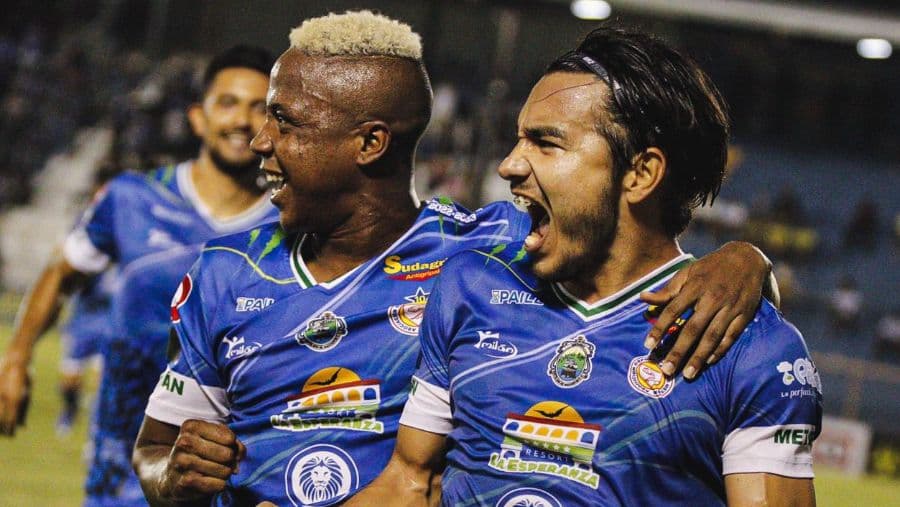 Delantero argentino pasa a la historia en el fútbol salvadoreño
