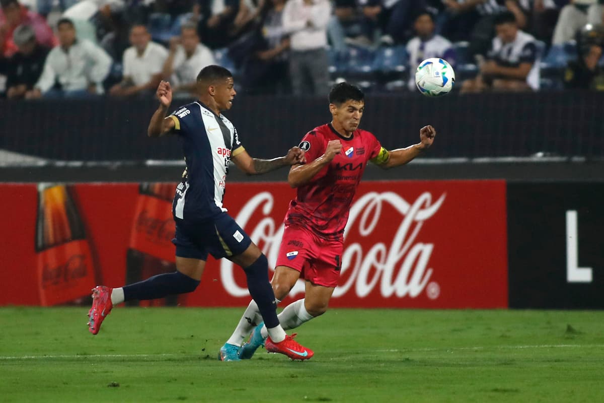 Con doblete del peruano Quevedo, Alianza Lima vence al Nacional