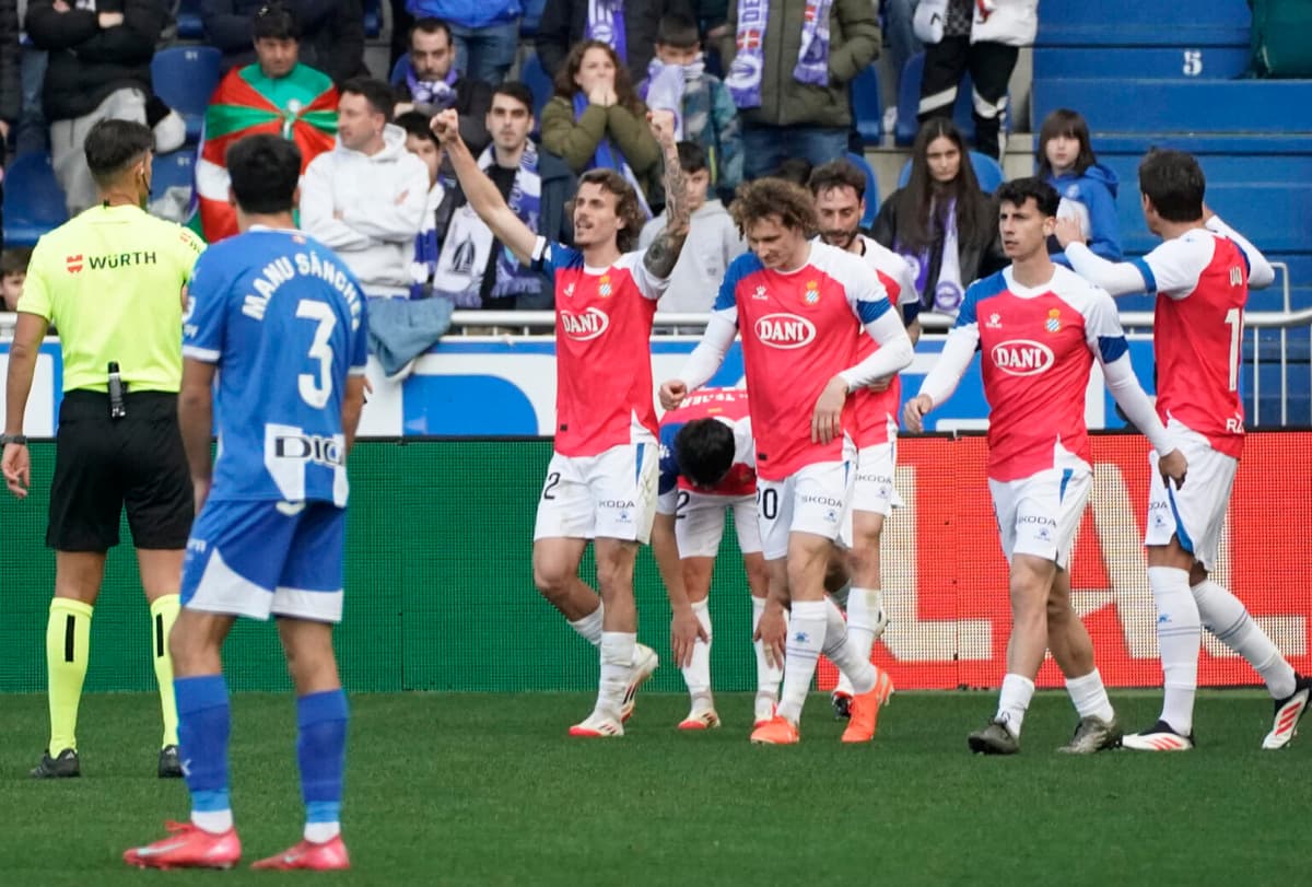 Calero hunde al Alavés del argentino Coudet
