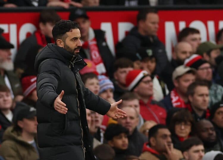 Uruguayo Ugarte presente en la crisis mas profunda del Manchester United