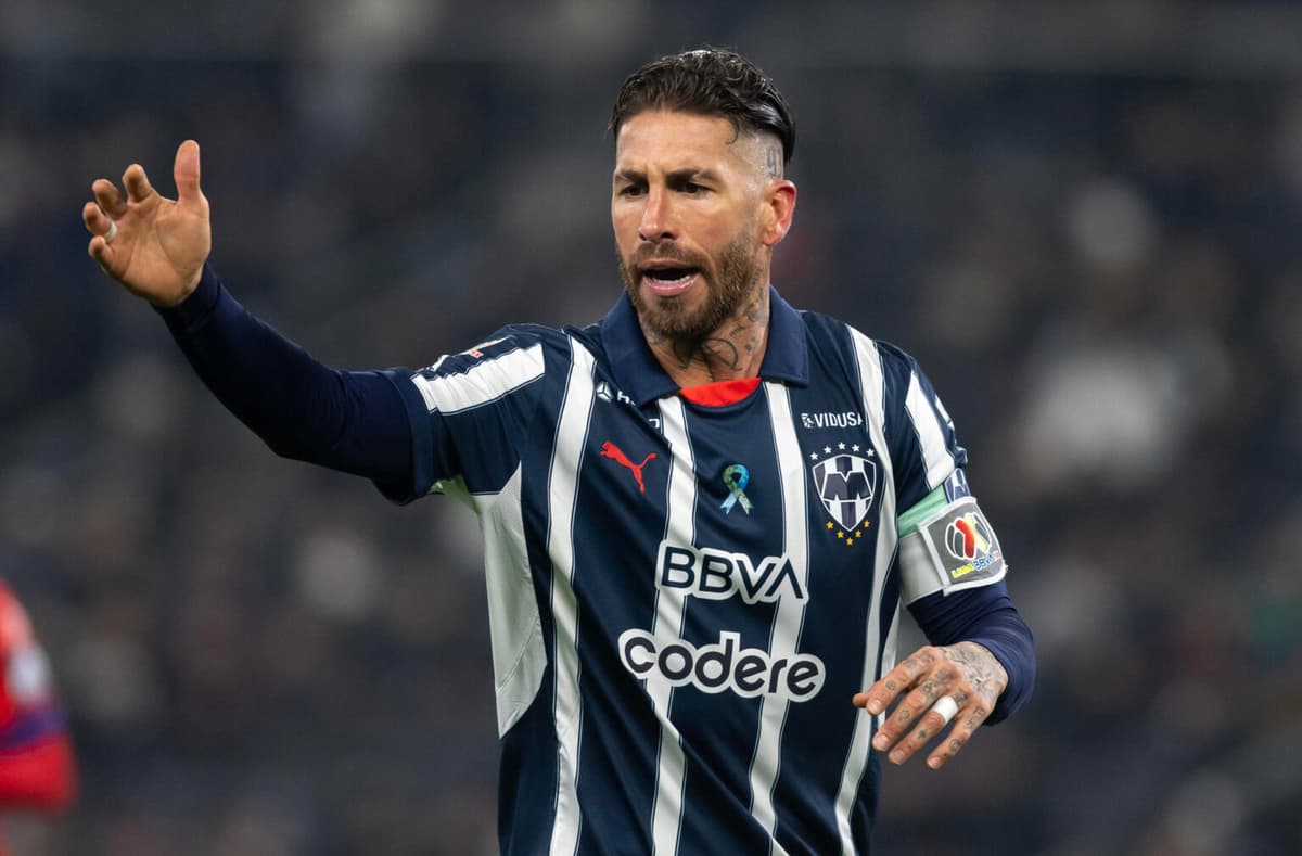 El español Sergio Ramos podría volver a ser titular en la visita del Monterrey al Santos