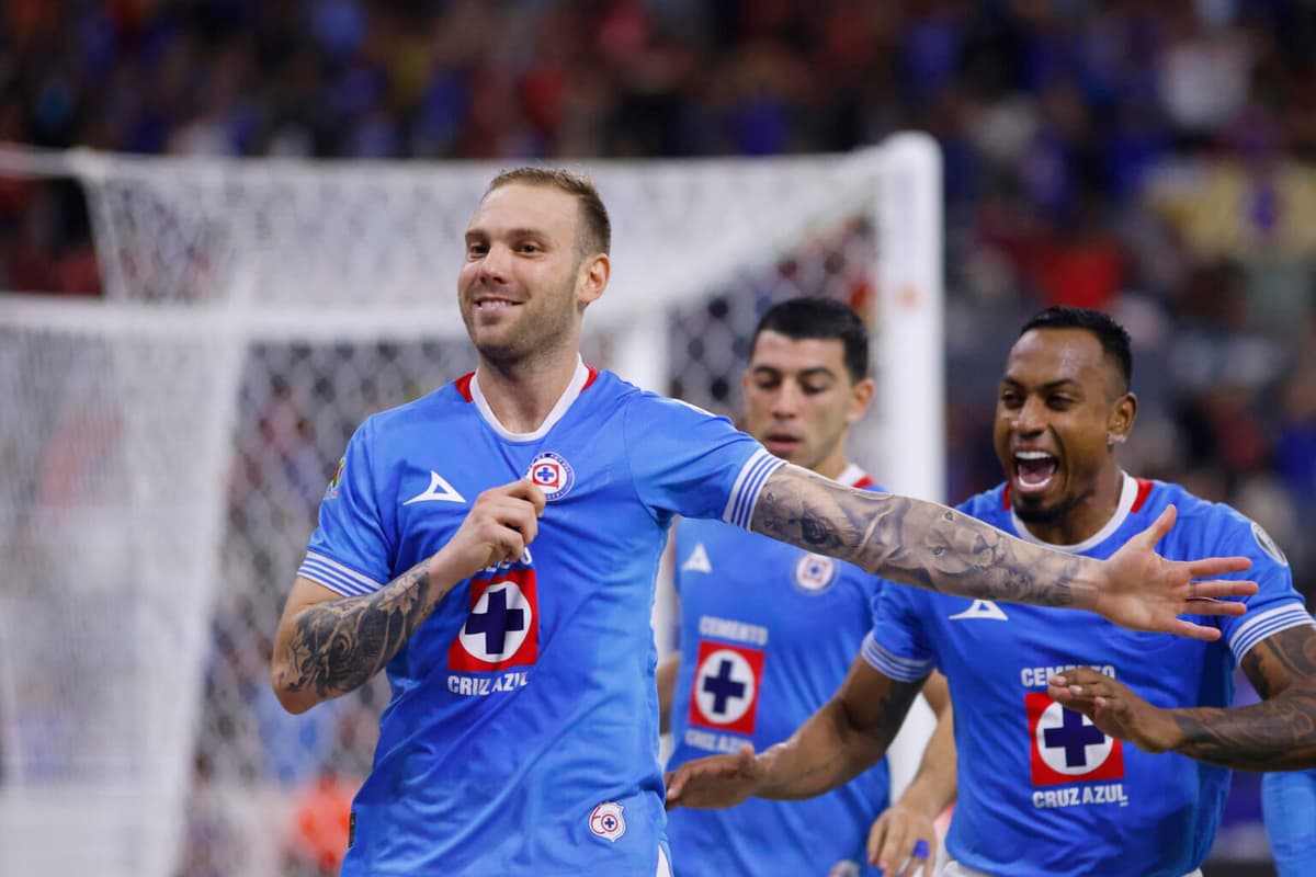 Cruz Azul del uruguayo Sanchez busca sellar su clasificación en la Copa de campeones