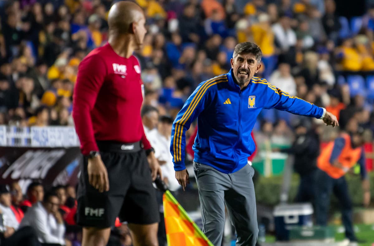 El serbio Veljko Paunovic formará con el XI titular de Tigres para remontar la serie