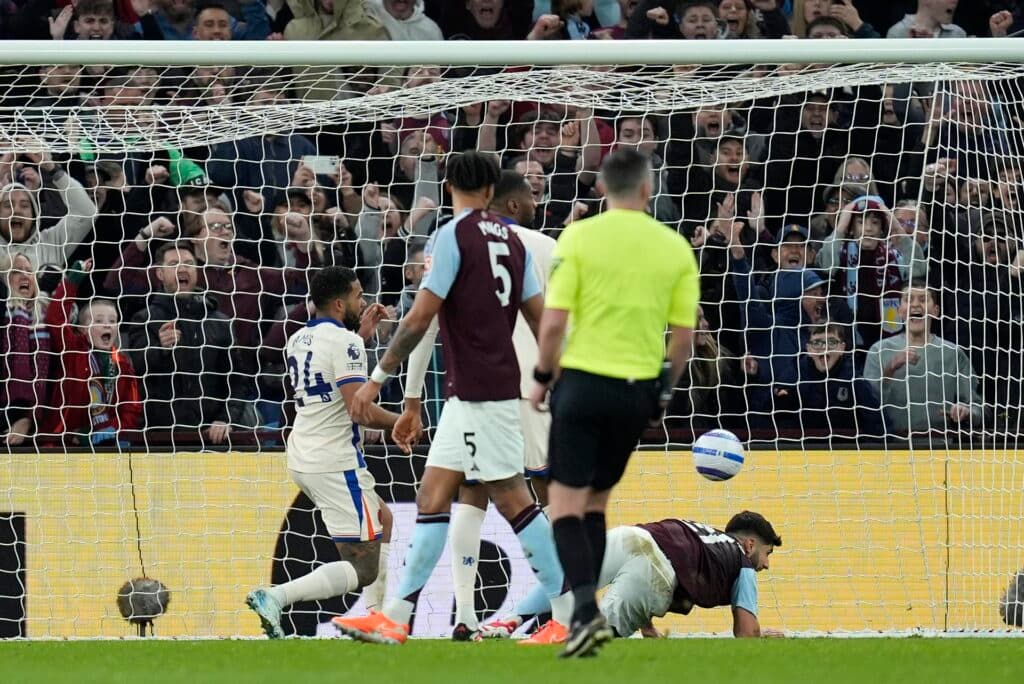 El Aston Villa se encomienda al argentino ´Dibu´ Martínez