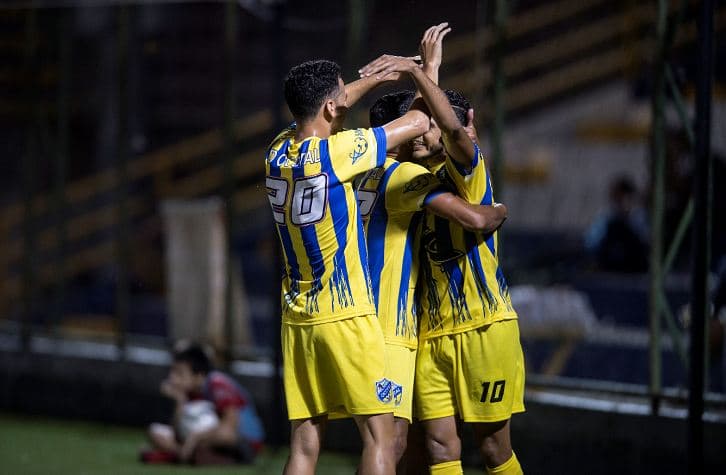 Colombianos, no salen de la parte baja de la tabla en Nicaragua