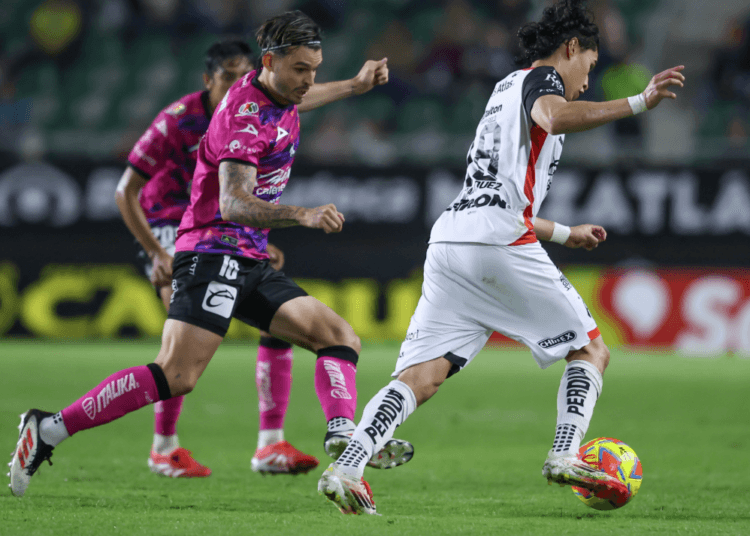 Mazatlán vence a Atlas con goles sudamericanos