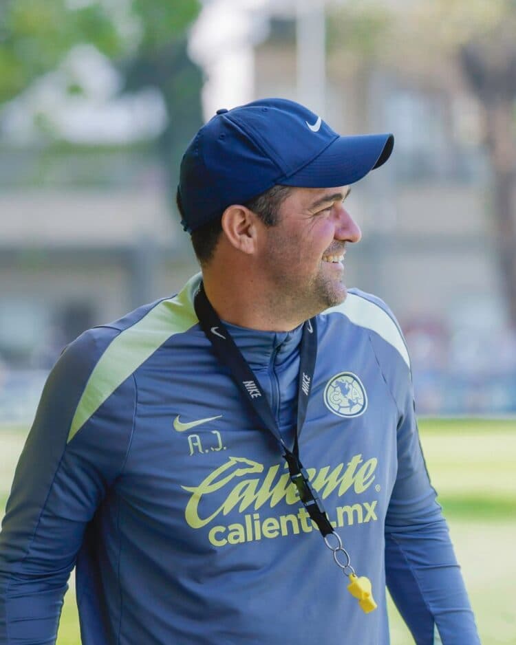 Clásico Nacional en la Concachampions: El brasileño Jardine prepara toda su artillería