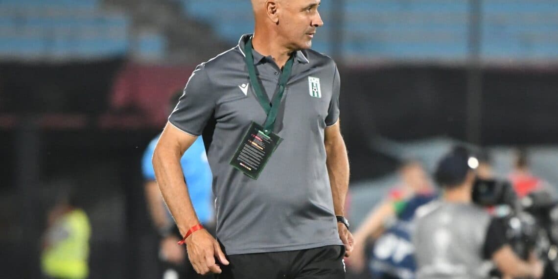 Olimpia del uruguayo Espinel conserva el liderato en Honduras