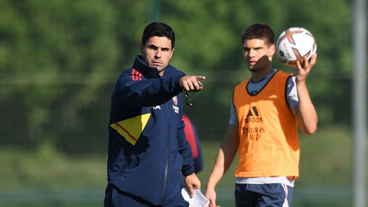 Costarricense se destaca en el Arsenal de Inglaterra