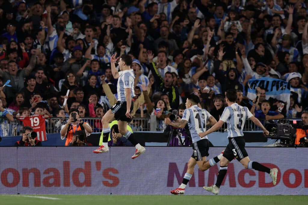 El argentino Simeone, aún a la espera de 8 internacionales
