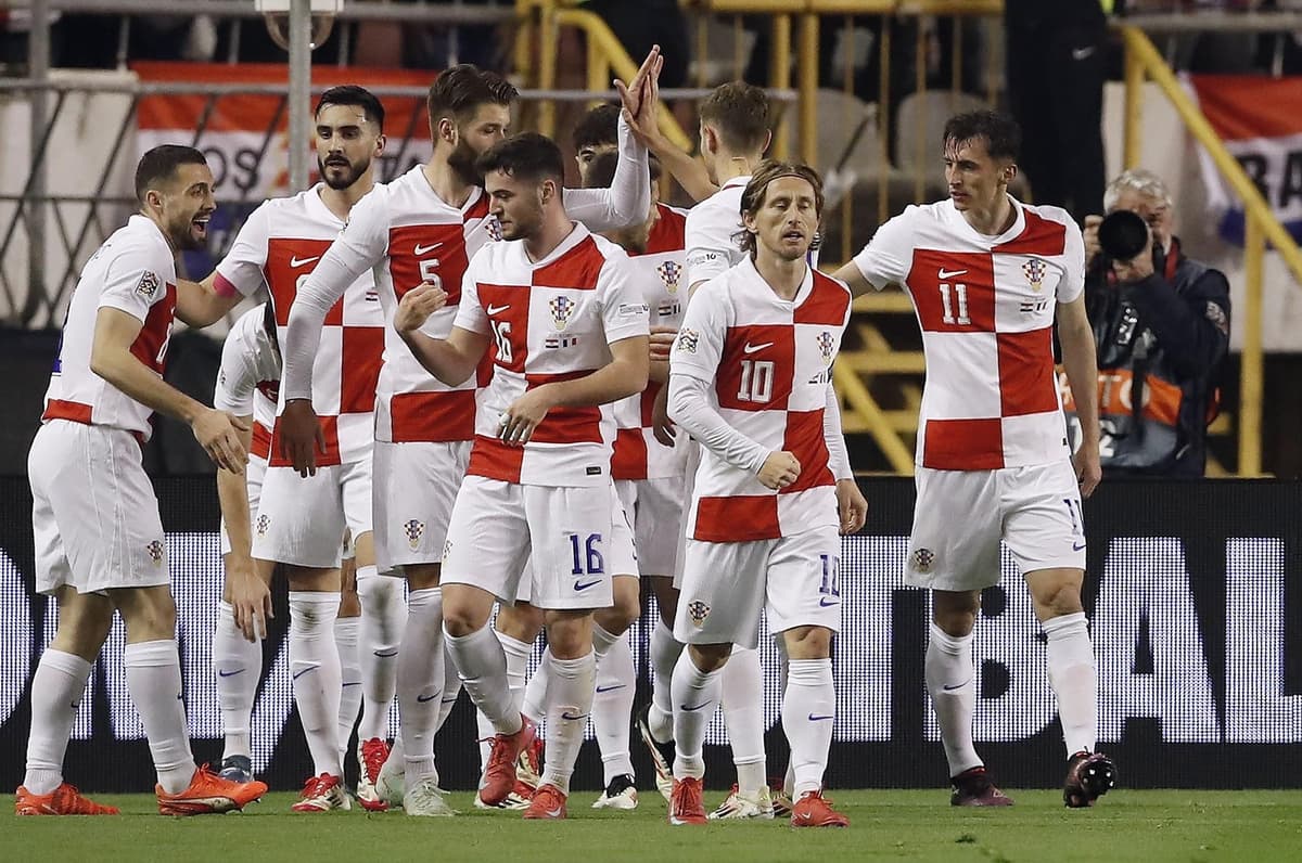 Kramaric salva el triunfo de Croacia; Modric, suma y sigue