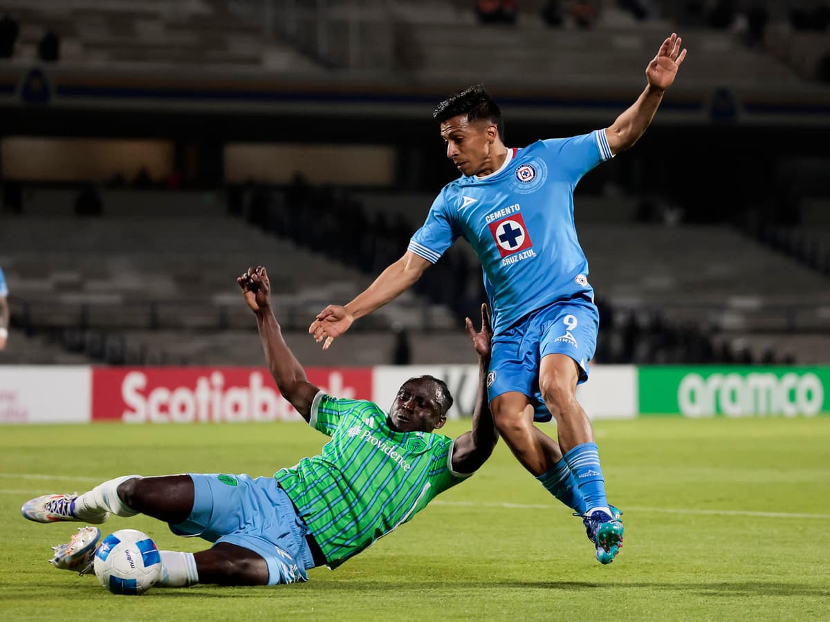 Dos latinos lesionados en un Seattle que no va bien en la MLS