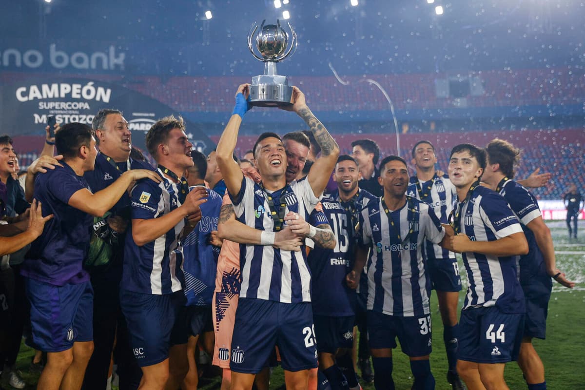 0-0. Talleres derrota a River en los penaltis y gana la Supercopa Internacional