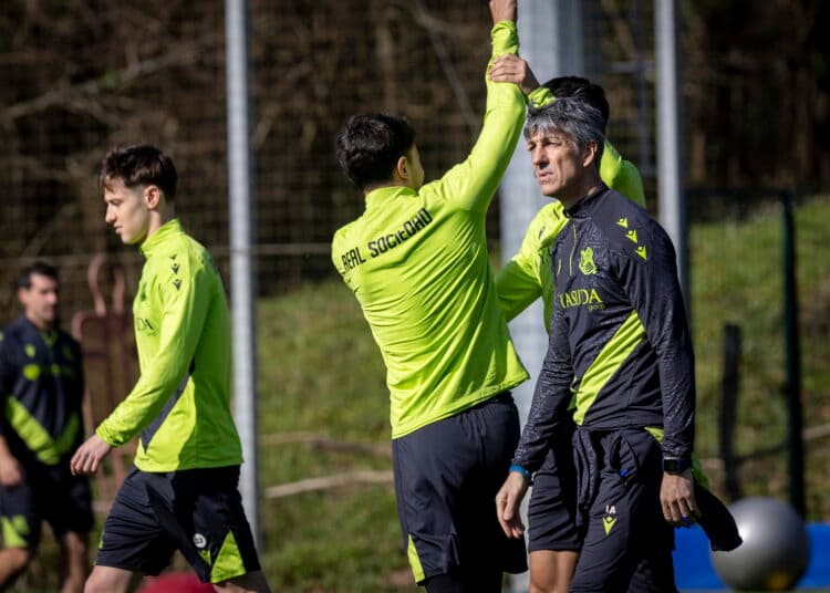 La Real Sociedad del venezolano Aramburu quiere soñar ante el Manchester United