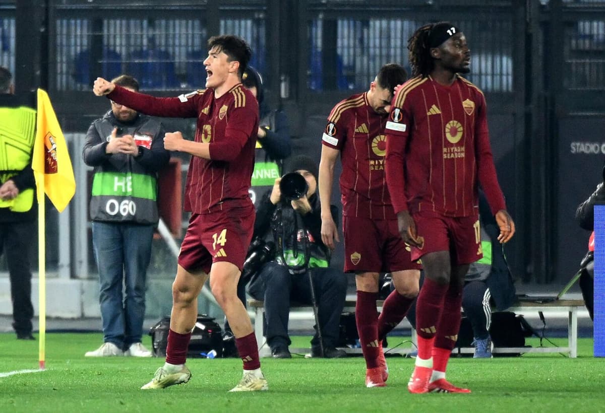 La Roma con el argentino Soulé, se pasea en Glasgow