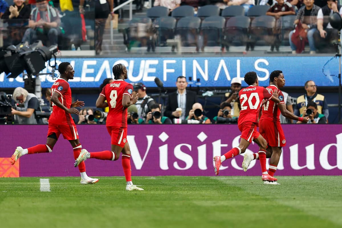Canadá, humilla a Honduras en el debut de la copa oro