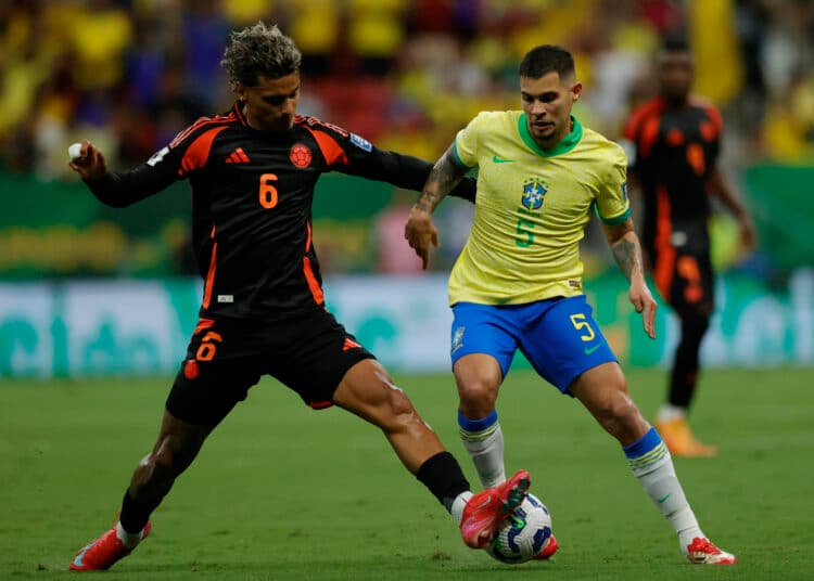 Los brasileños Bruno Guimarães y Gabriel Magalhães, bajas para el partido contra Argentina por sanción