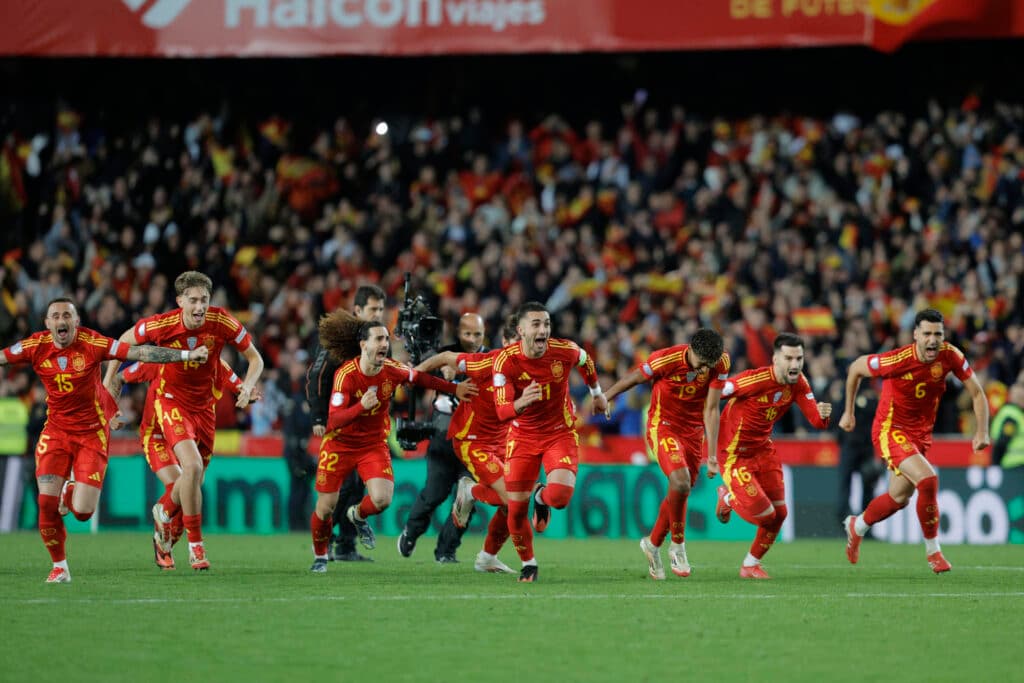 Jugadores de LaLiga llevan a España a la fase final