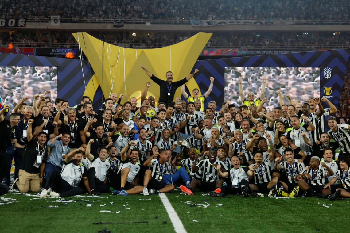 Botafogo inicia la defensa del título ante una U de Chile que apuesta a su localía