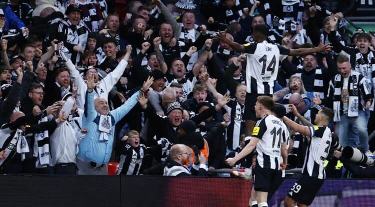 Con doblete brasileño Newcastle vence en el 102