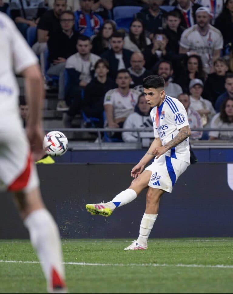 El argentino Almada y el uruguayo Ugarte se sacan chispas en Francia