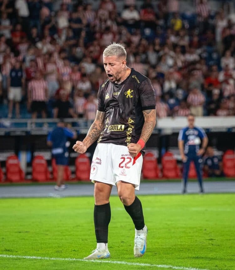 América de Cali gana el clásico vallecaucano, con gol del argentino Holgado