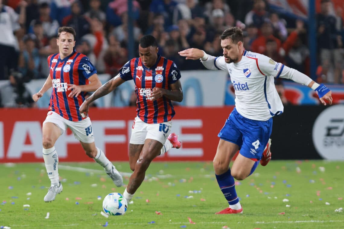 Bahia pone a Nacional contra las cuerdas, en el debut del uruguayo Peirano