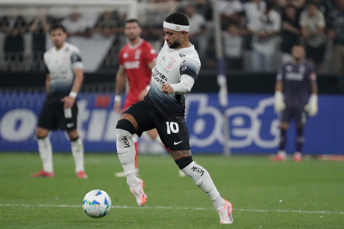 Memphis y Coutinho medirán fuerzas en el Brasileirão, que sigue sin contar con Neymar