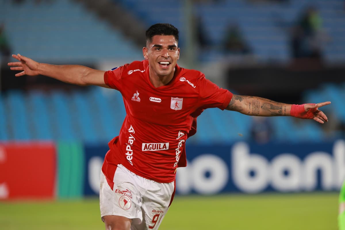 El argentino Holgado y el peruano Ramos sellan la victoria de América en Montevideo