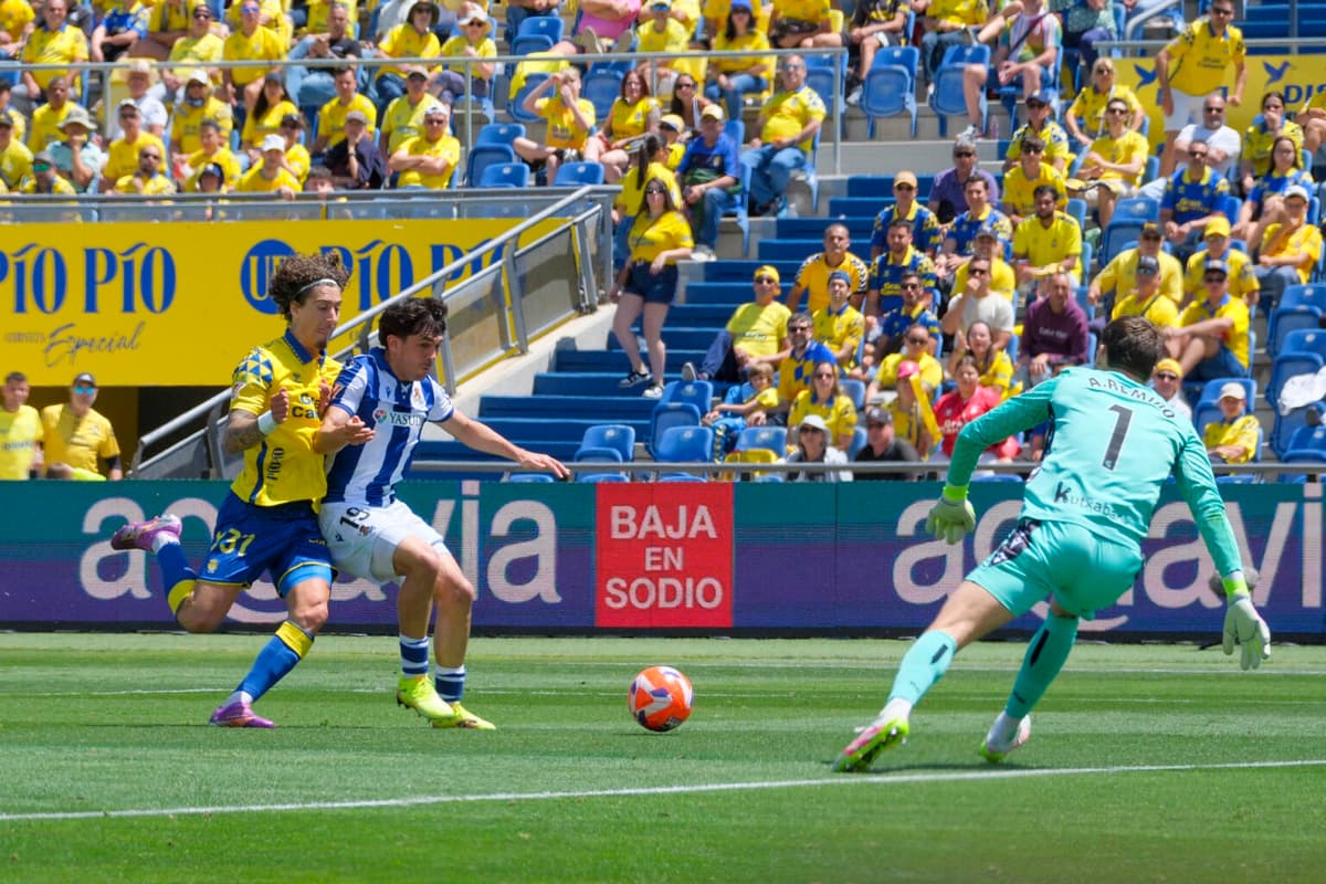 Con gol venezolano, La Real Sociedad desnuda a Las Palmas